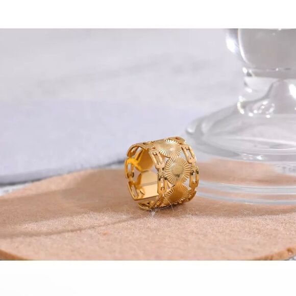 Gorgeous Gold Wide Stacking Open Ring Elegant Statement Ring - Picture 1 of 5